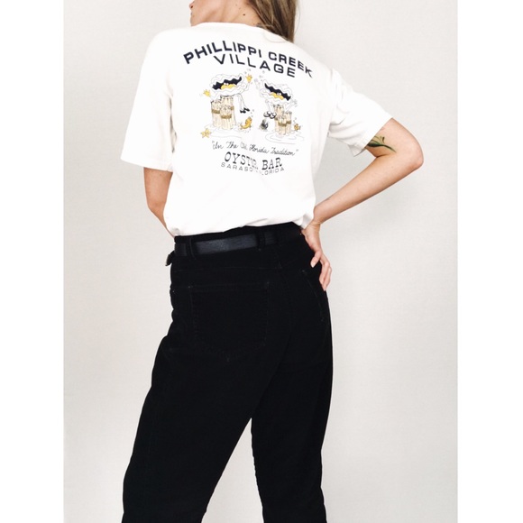 Vintage Tops - Vintage Hand-Drawn Graphic Souvenir Tee | Size M